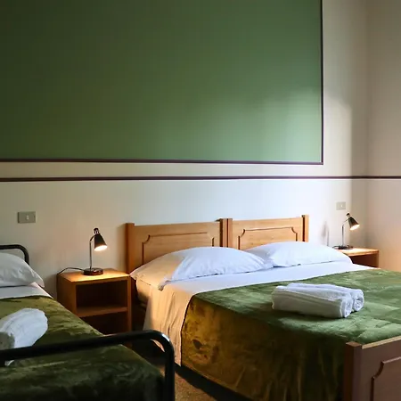 E Private Prima Luce Foresteria * 朱利亚诺瓦