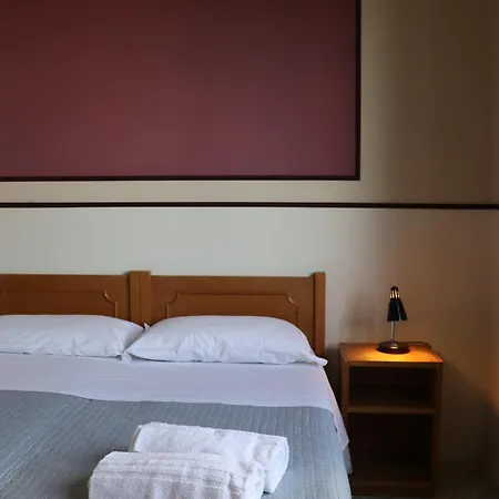 E Private Prima Luce Foresteria Couette-café *